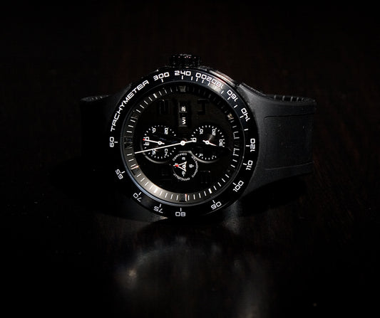 QUA 5 Black Chronograph